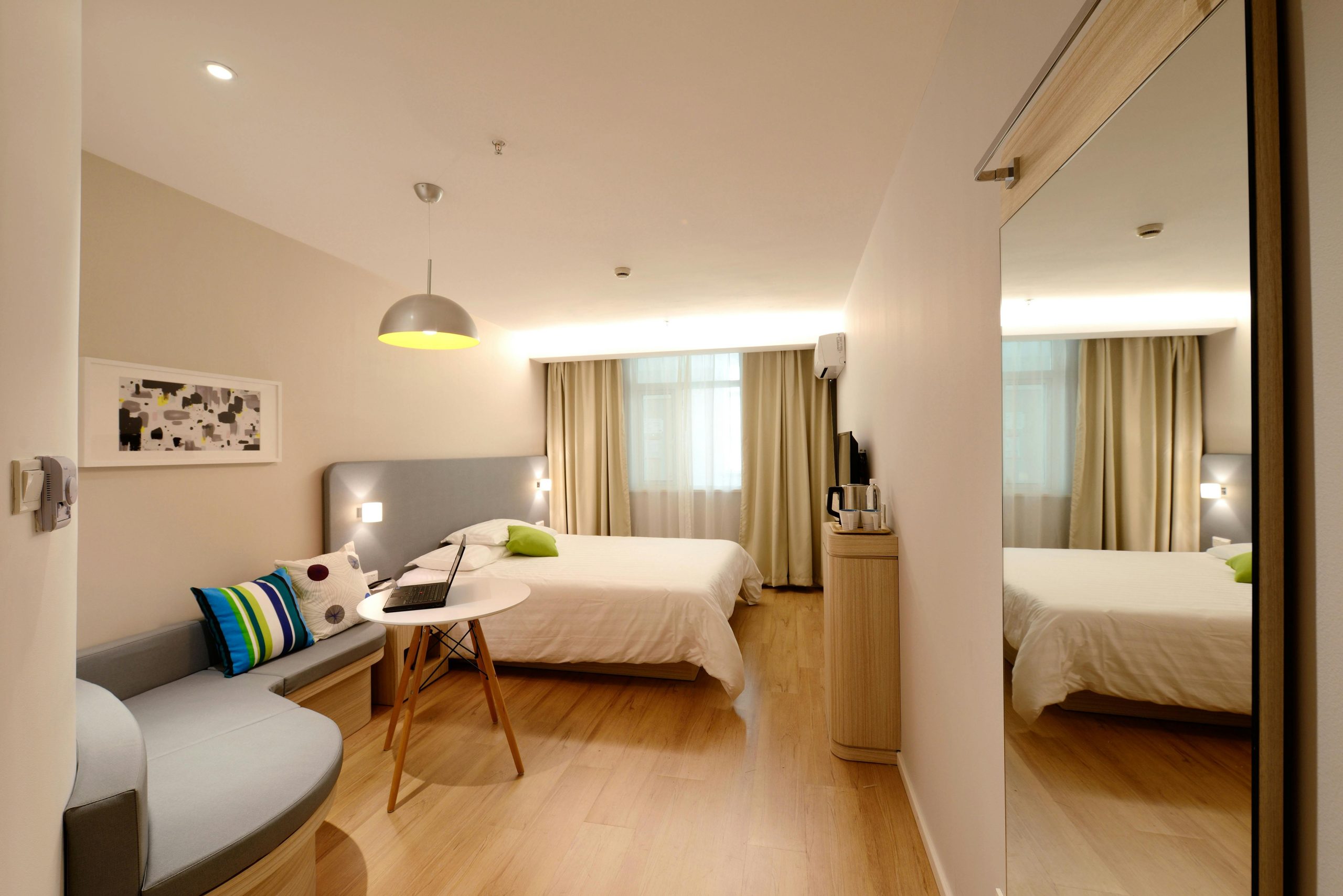 Hotel vs. Hostel Key Differences You Need to Know
